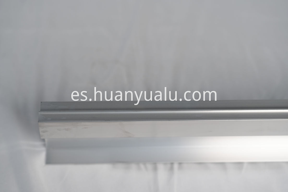 Battery tray